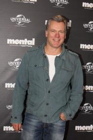 Erik Thomson Erik Thomson